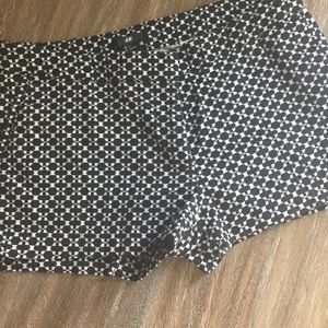 H & M Black and white shorts
